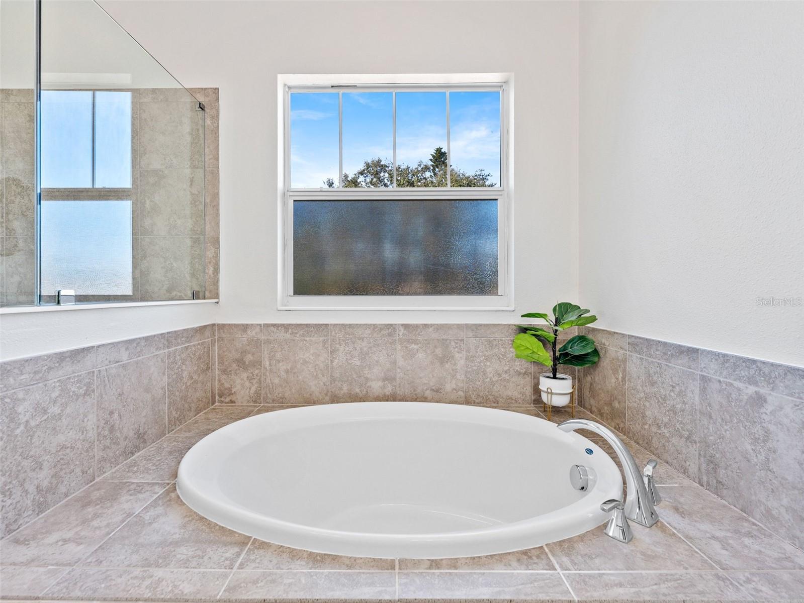 Image 22 of 41 For 135 24th Avenue S