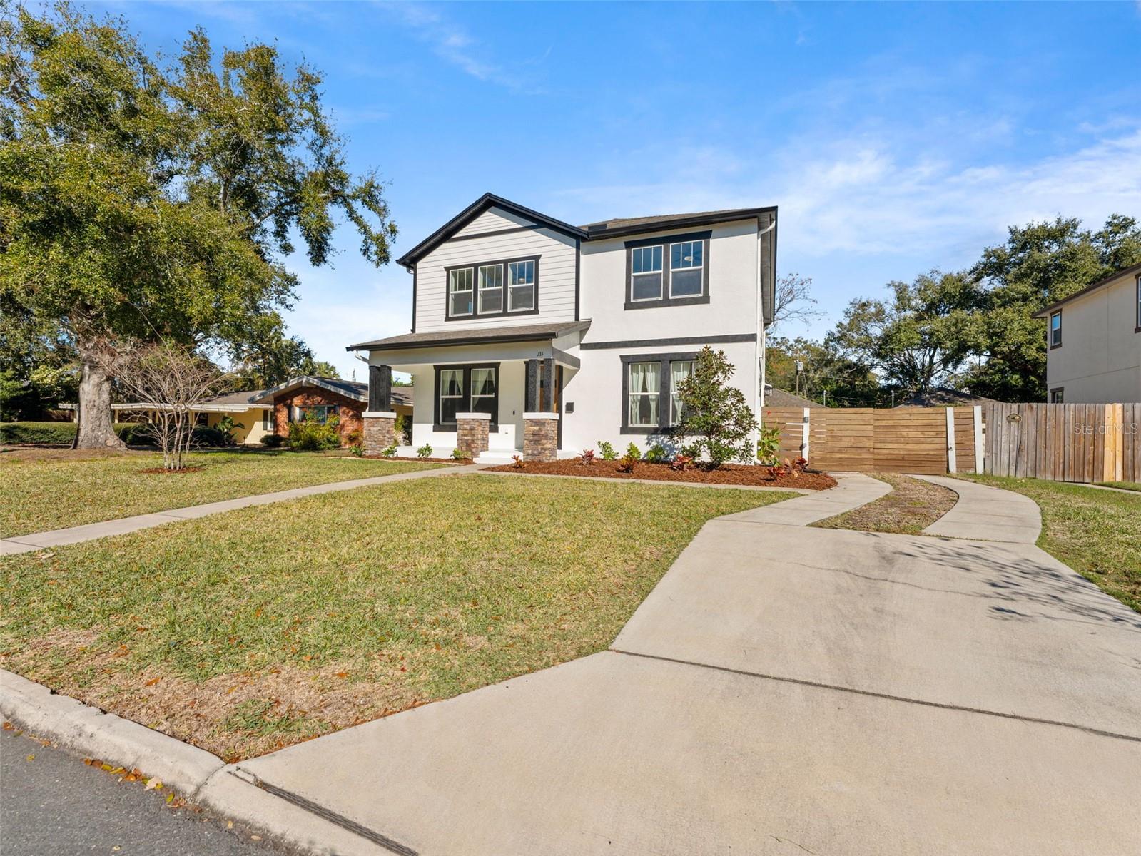 Image 3 of 41 For 135 24th Avenue S