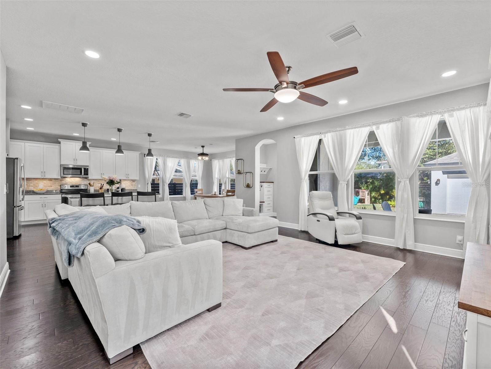 Image 5 of 41 For 135 24th Avenue S