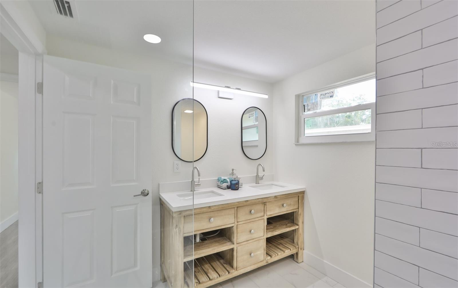 Image 14 of 26 For 2028 Betty Lane