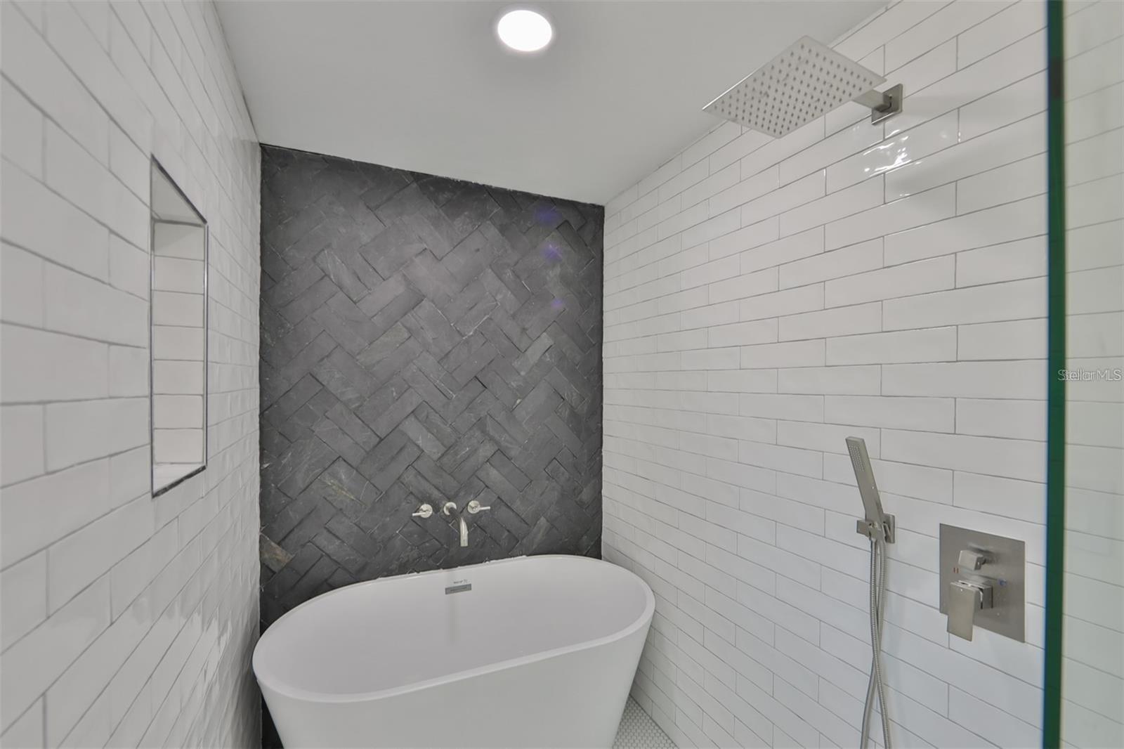 Image 16 of 26 For 2028 Betty Lane