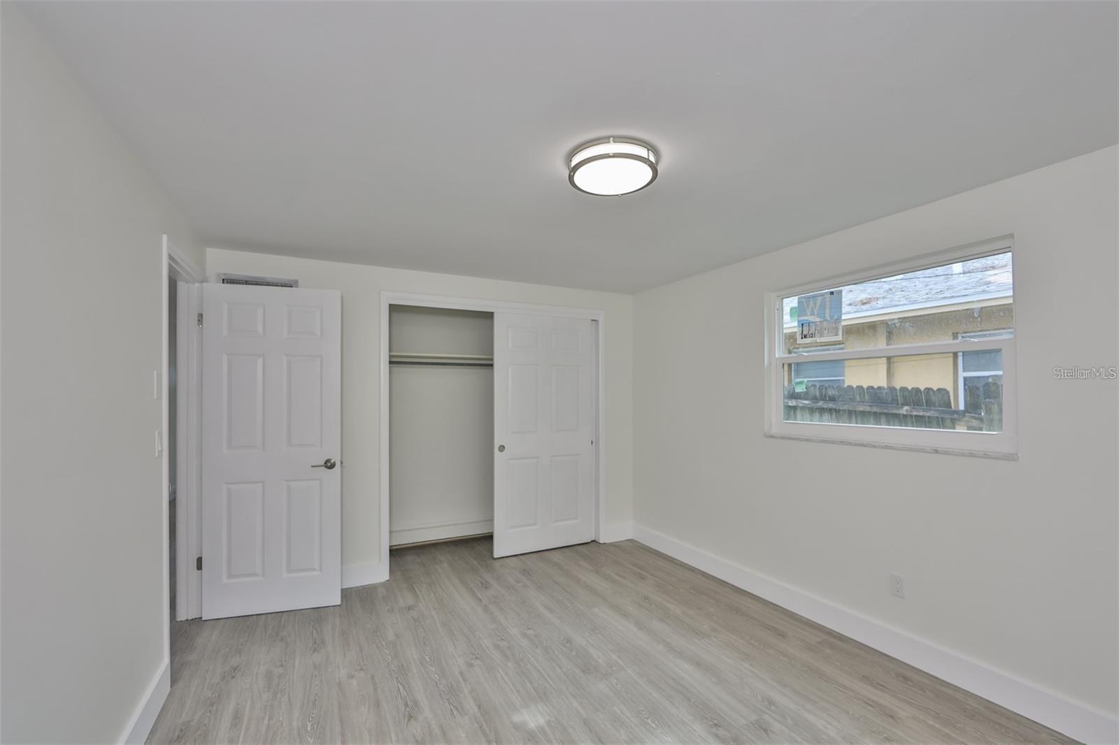 Image 19 of 26 For 2028 Betty Lane