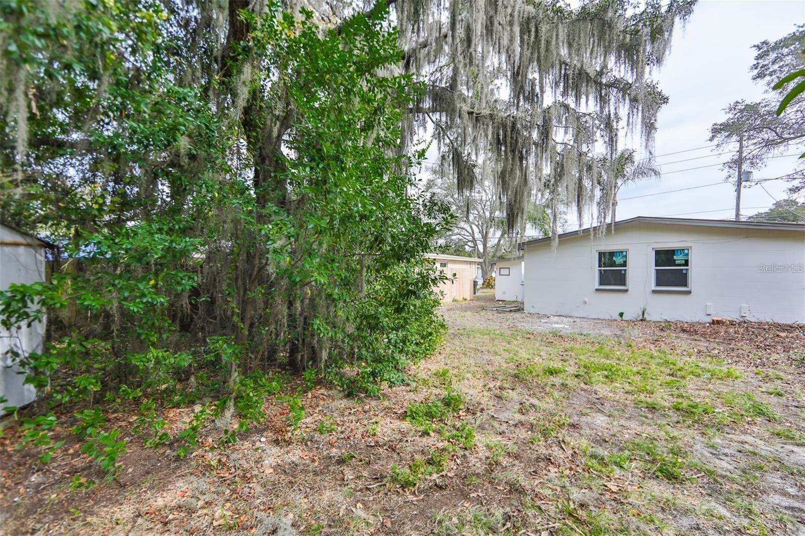 Image 23 of 26 For 2028 Betty Lane