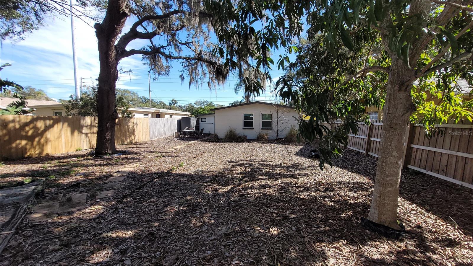 Image 25 of 26 For 2028 Betty Lane