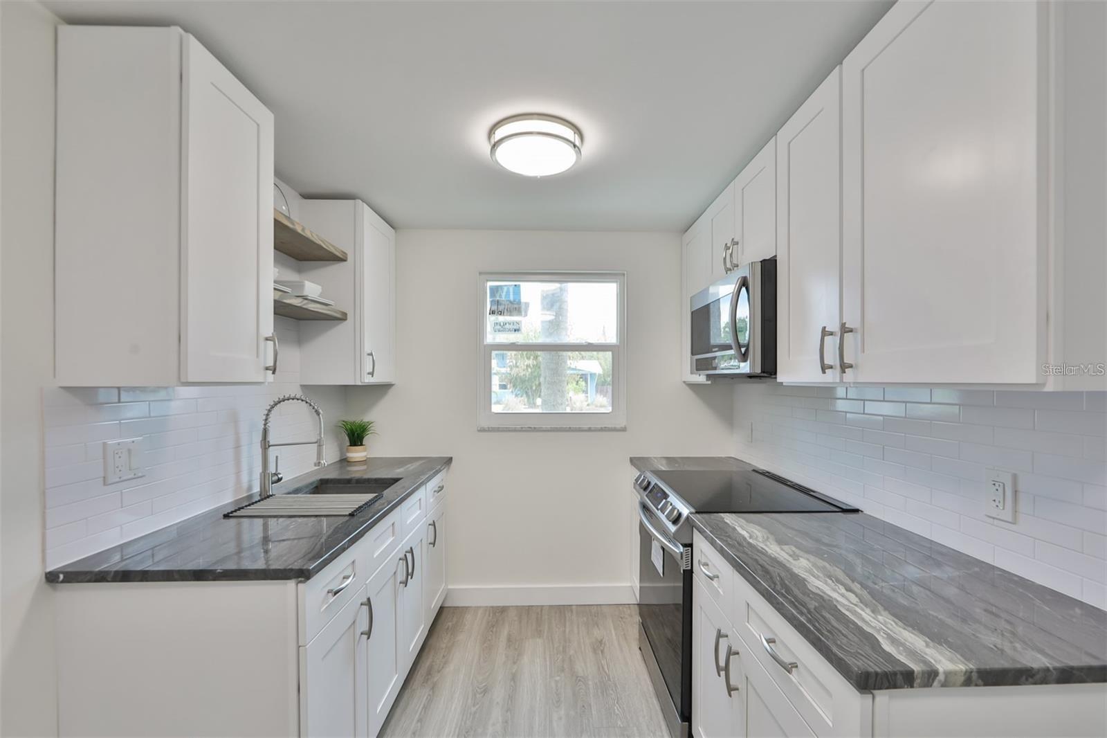 Image 9 of 26 For 2028 Betty Lane