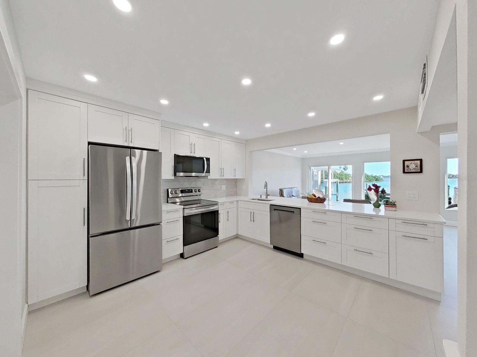 Image 13 of 79 For 825 Gulf Boulevard 110