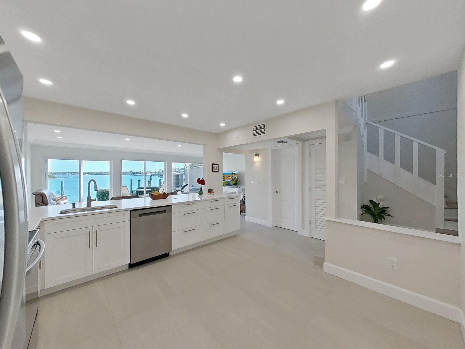 Image 15 of 79 For 825 Gulf Boulevard 110