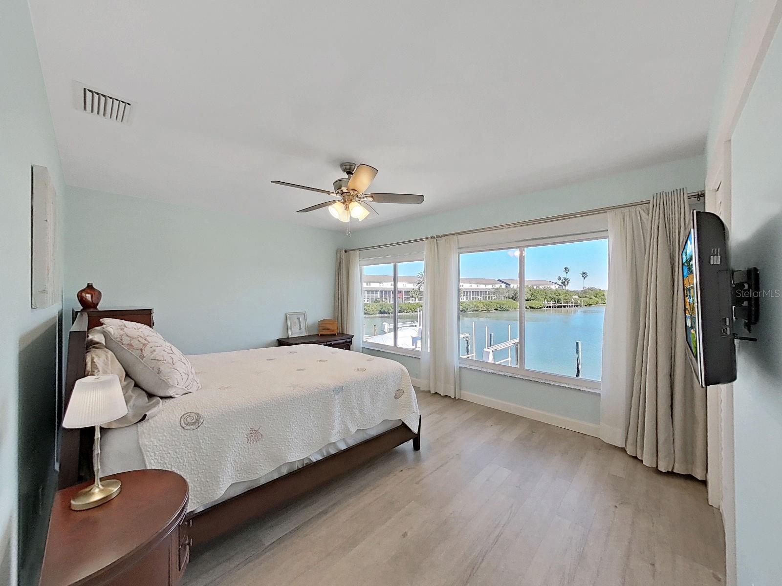 Image 40 of 79 For 825 Gulf Boulevard 110