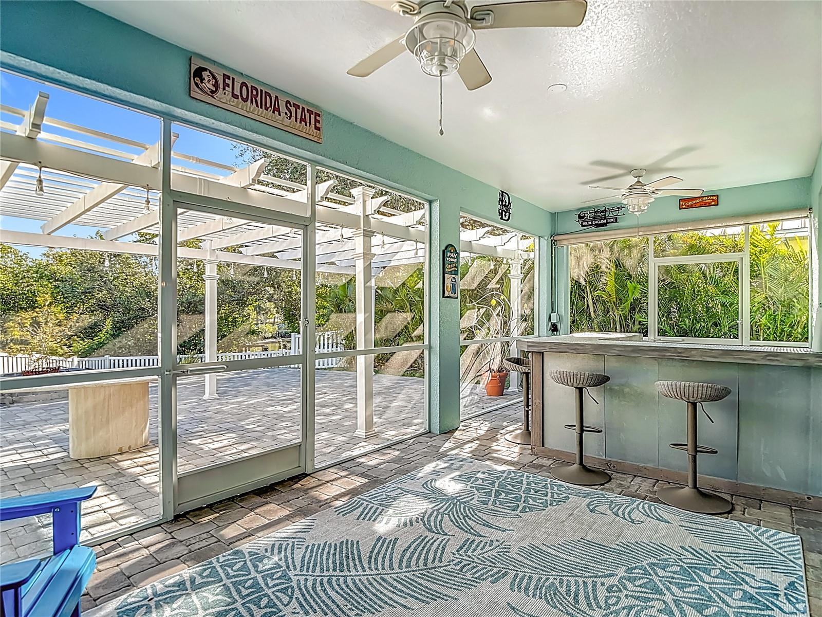 Listing photo id 31 for 443 Bahama Grande Boulevard