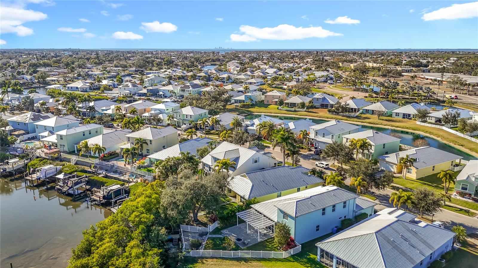 Listing photo id 43 for 443 Bahama Grande Boulevard