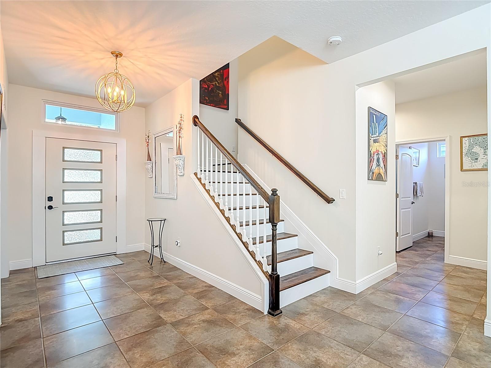 Listing photo id 4 for 443 Bahama Grande Boulevard