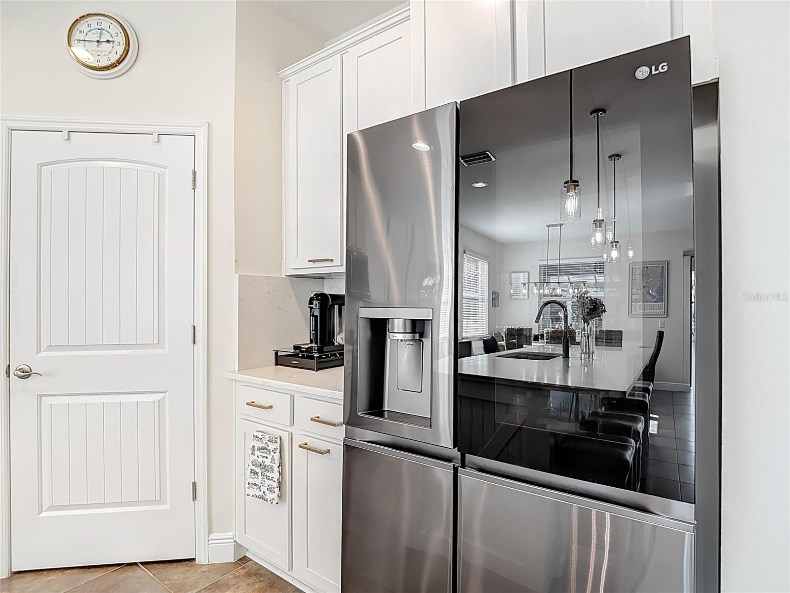 Listing photo id 7 for 443 Bahama Grande Boulevard