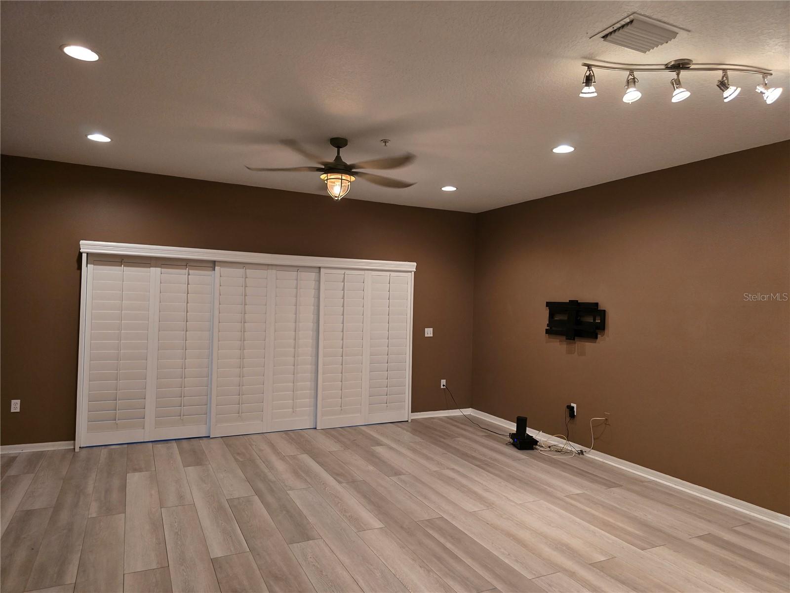 Image 14 of 23 For 11229 Kapok Grand Circle