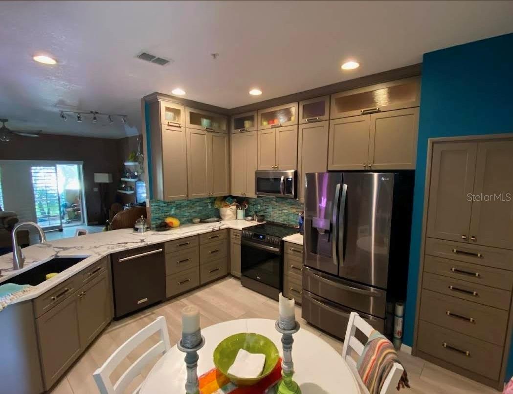 Image 4 of 23 For 11229 Kapok Grand Circle