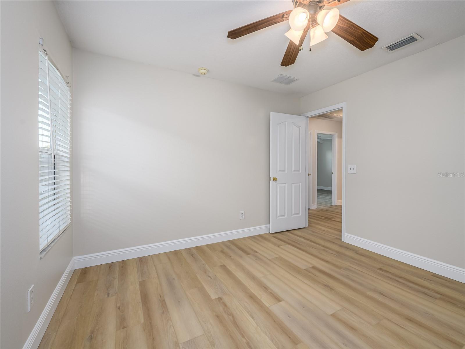 Image 21 of 33 For 26918 Stillbrook Drive