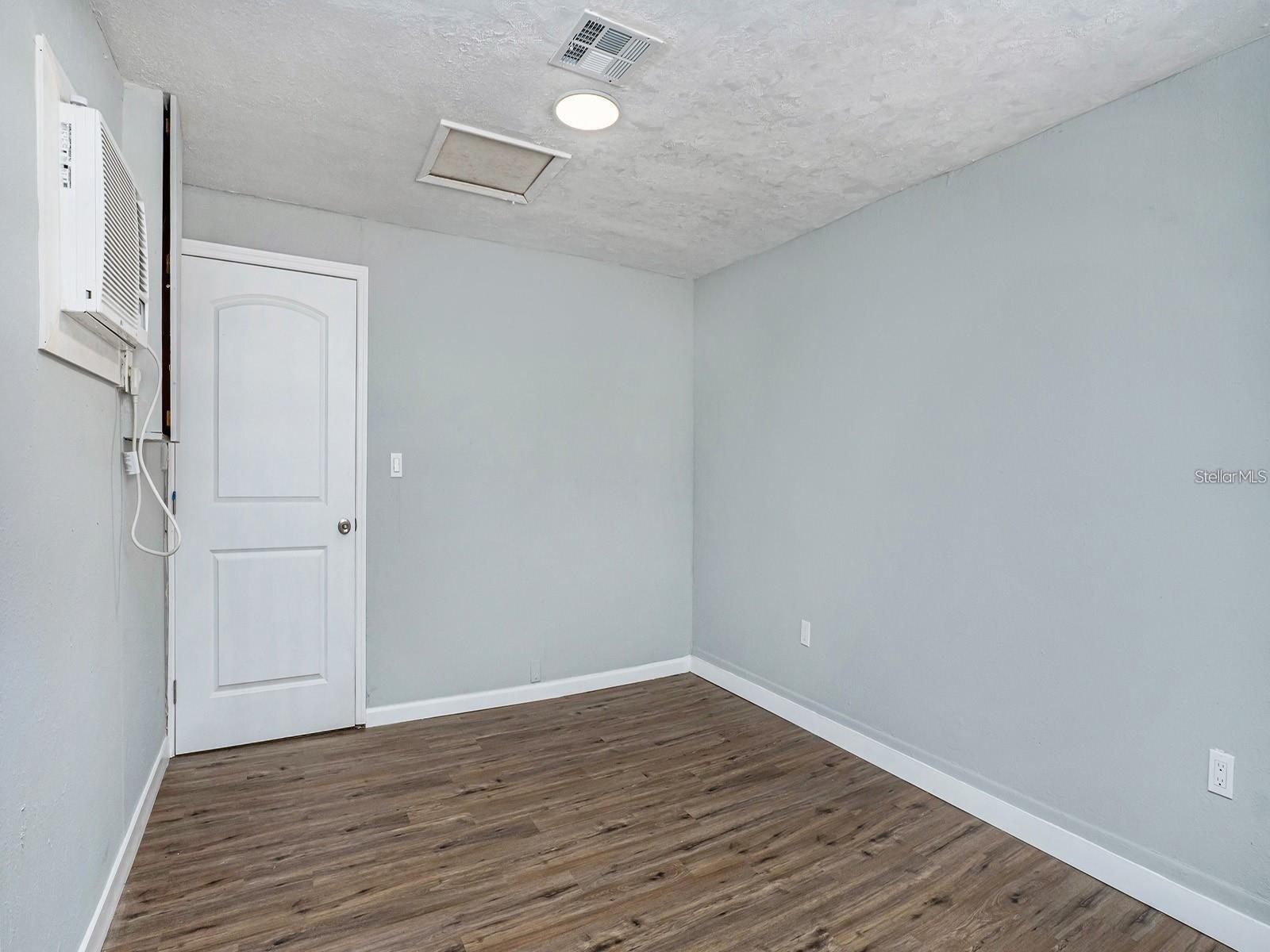 Image 7 of 12 For 1405 Castleworks Lane