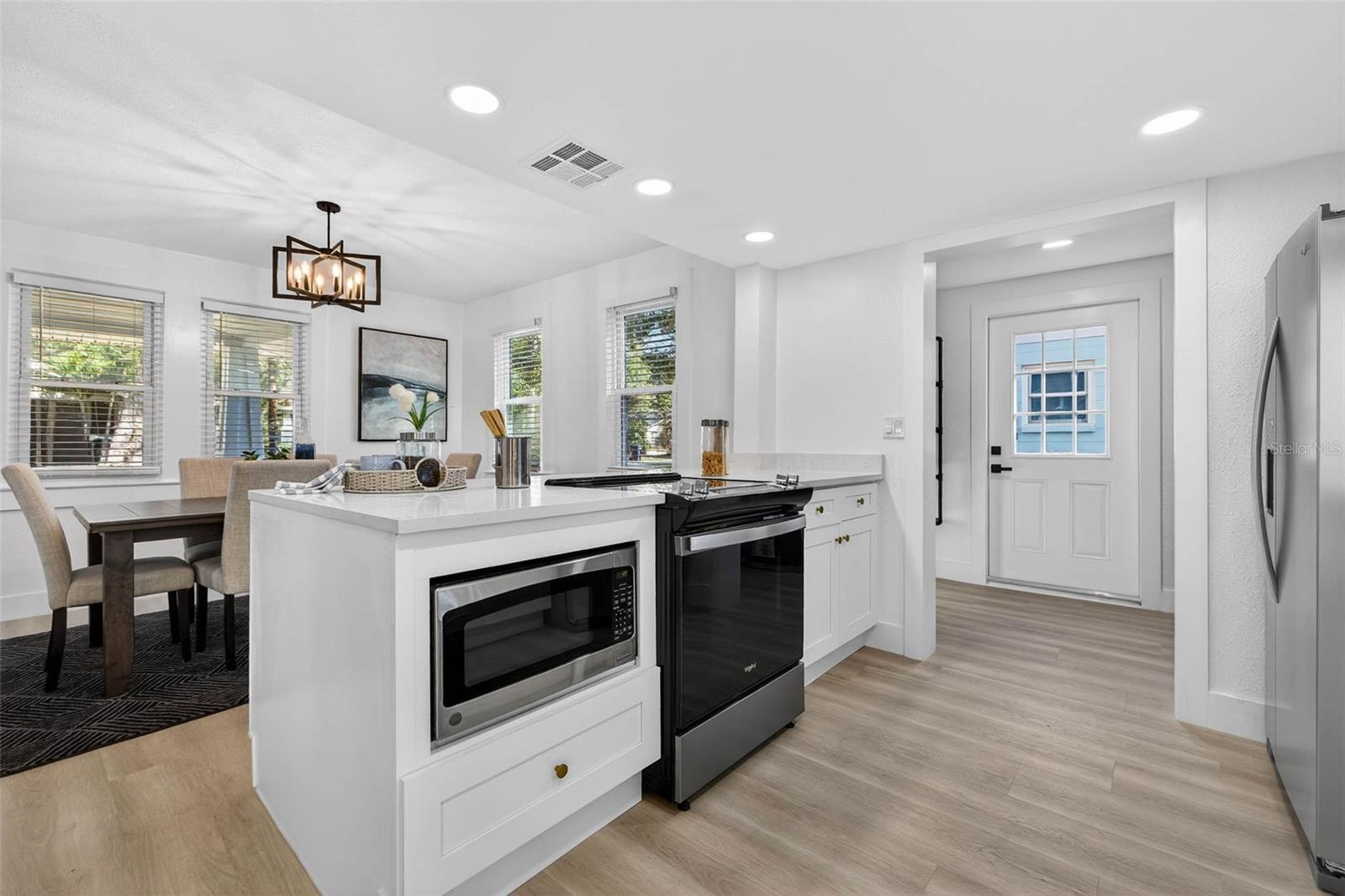 Image 9 of 31 For 109 Lambright Street