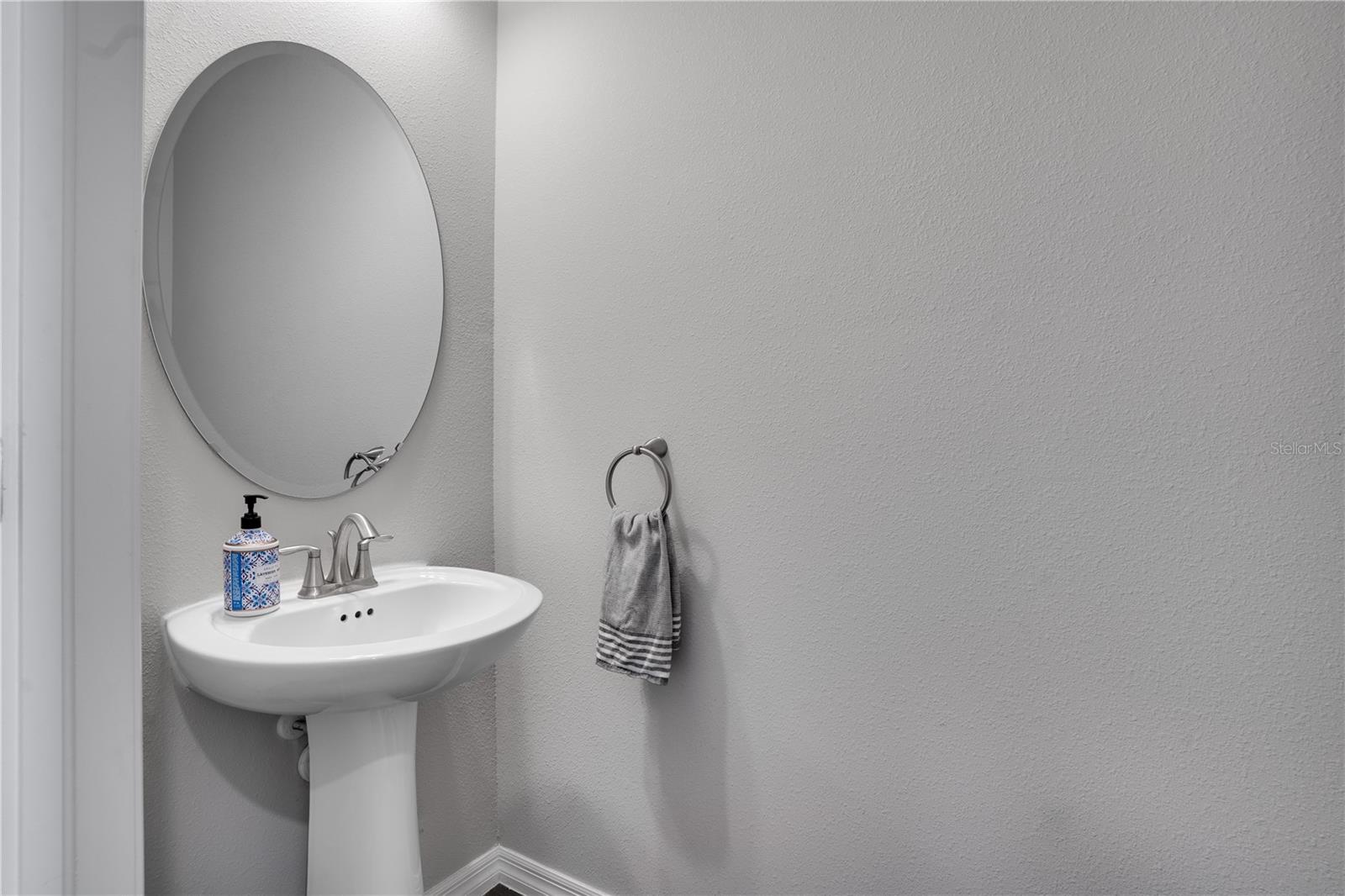 Image 13 of 39 For 2915 Grand Kemerton Place