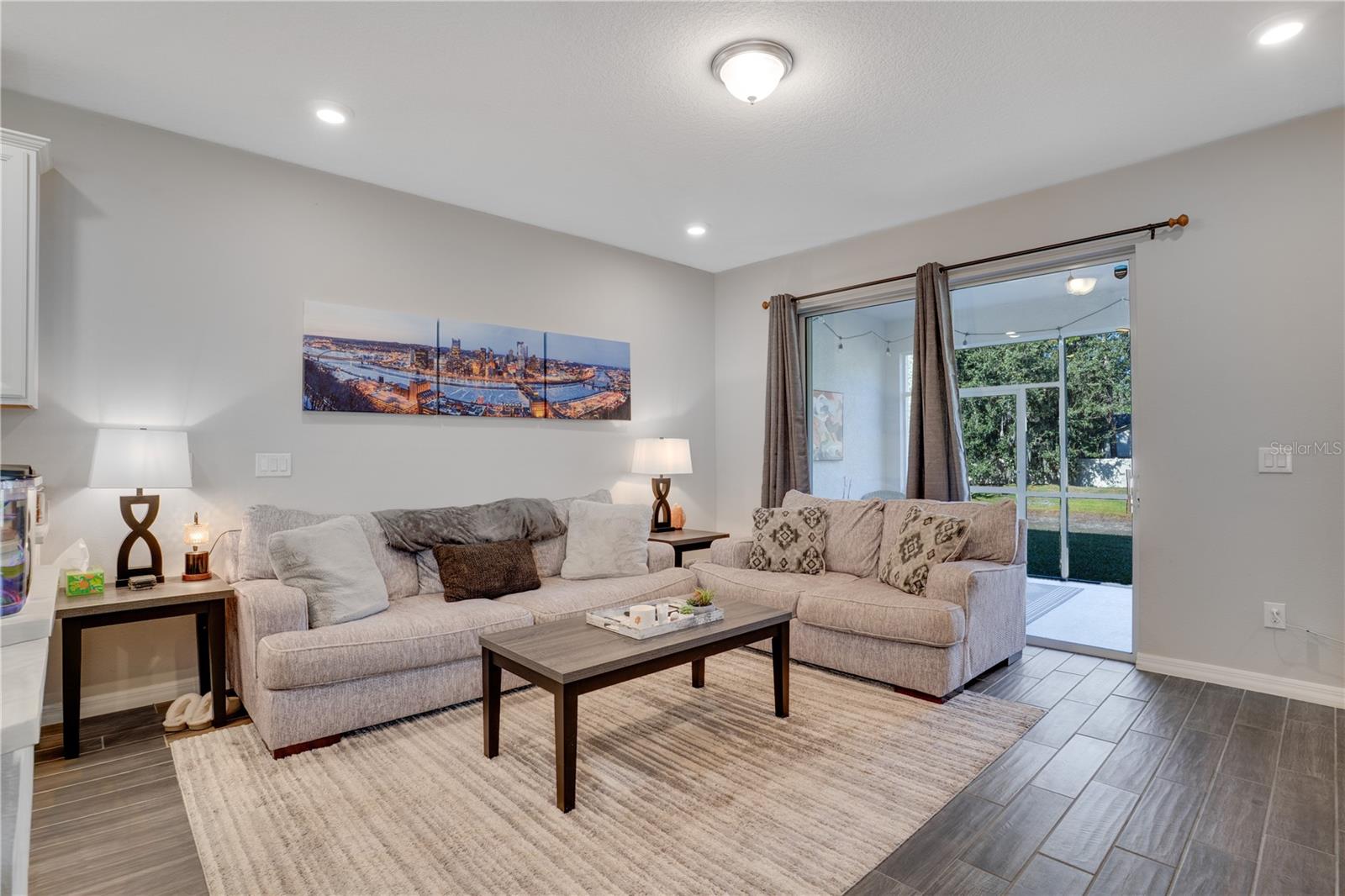 Image 6 of 39 For 2915 Grand Kemerton Place