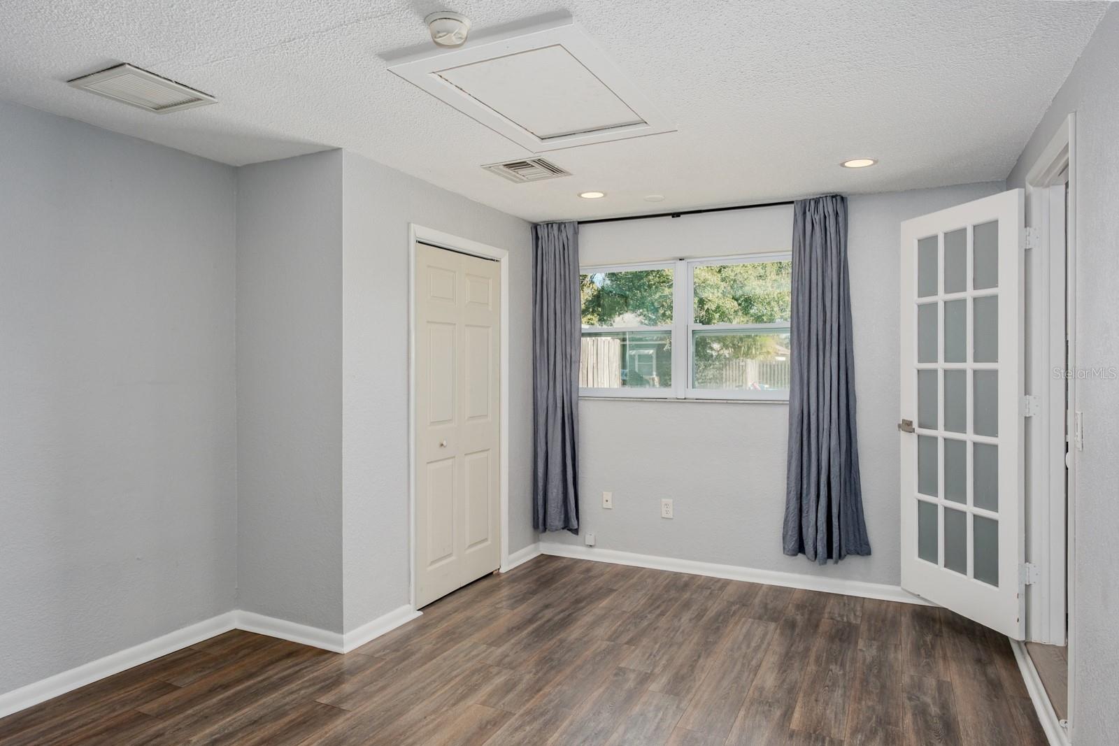 Image 11 of 34 For 301 43rd Avenue N