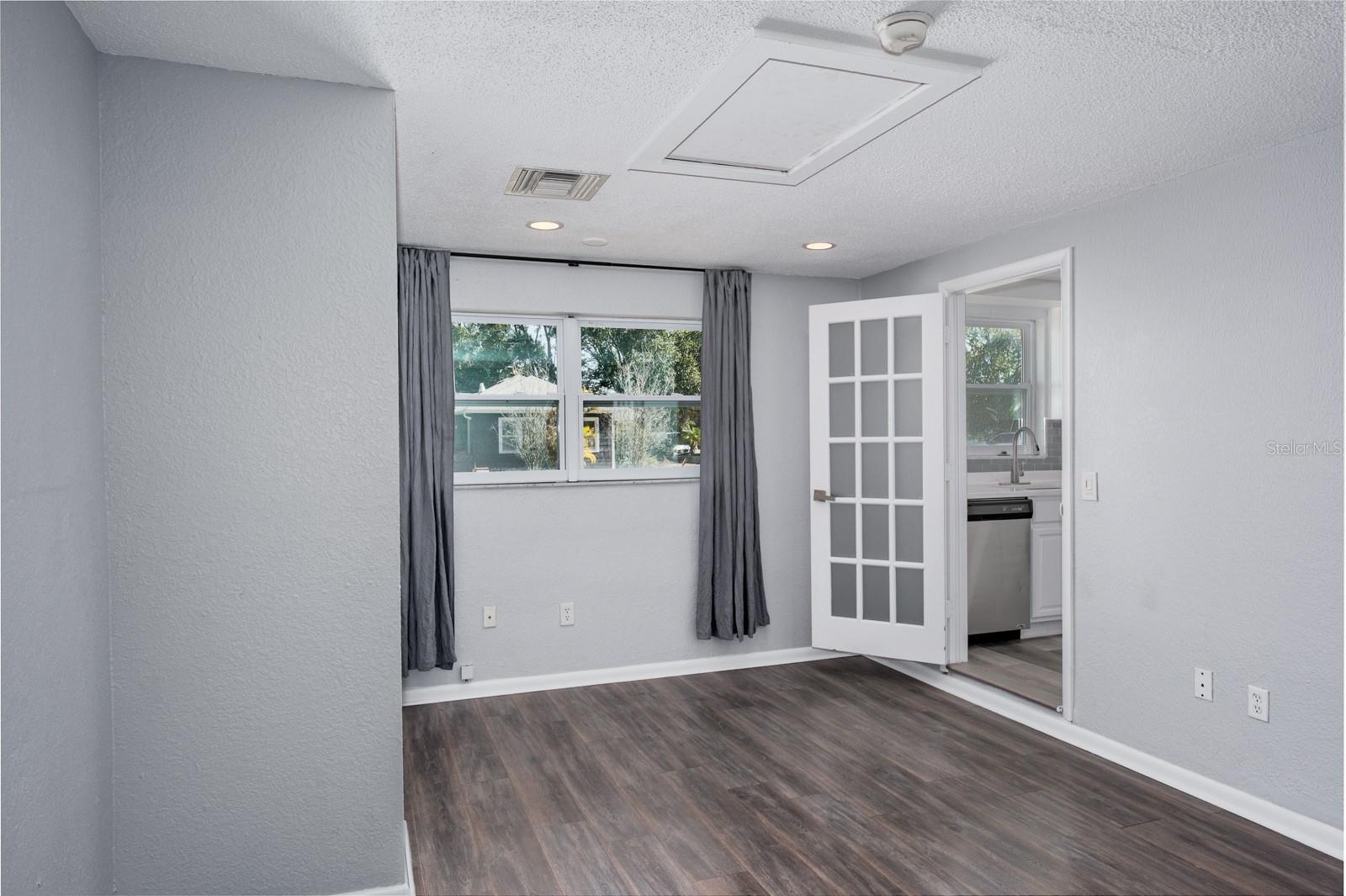 Image 12 of 34 For 301 43rd Avenue N