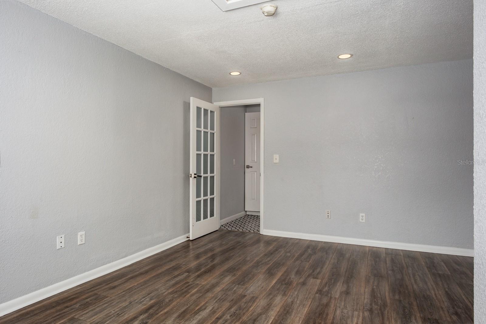 Image 13 of 34 For 301 43rd Avenue N