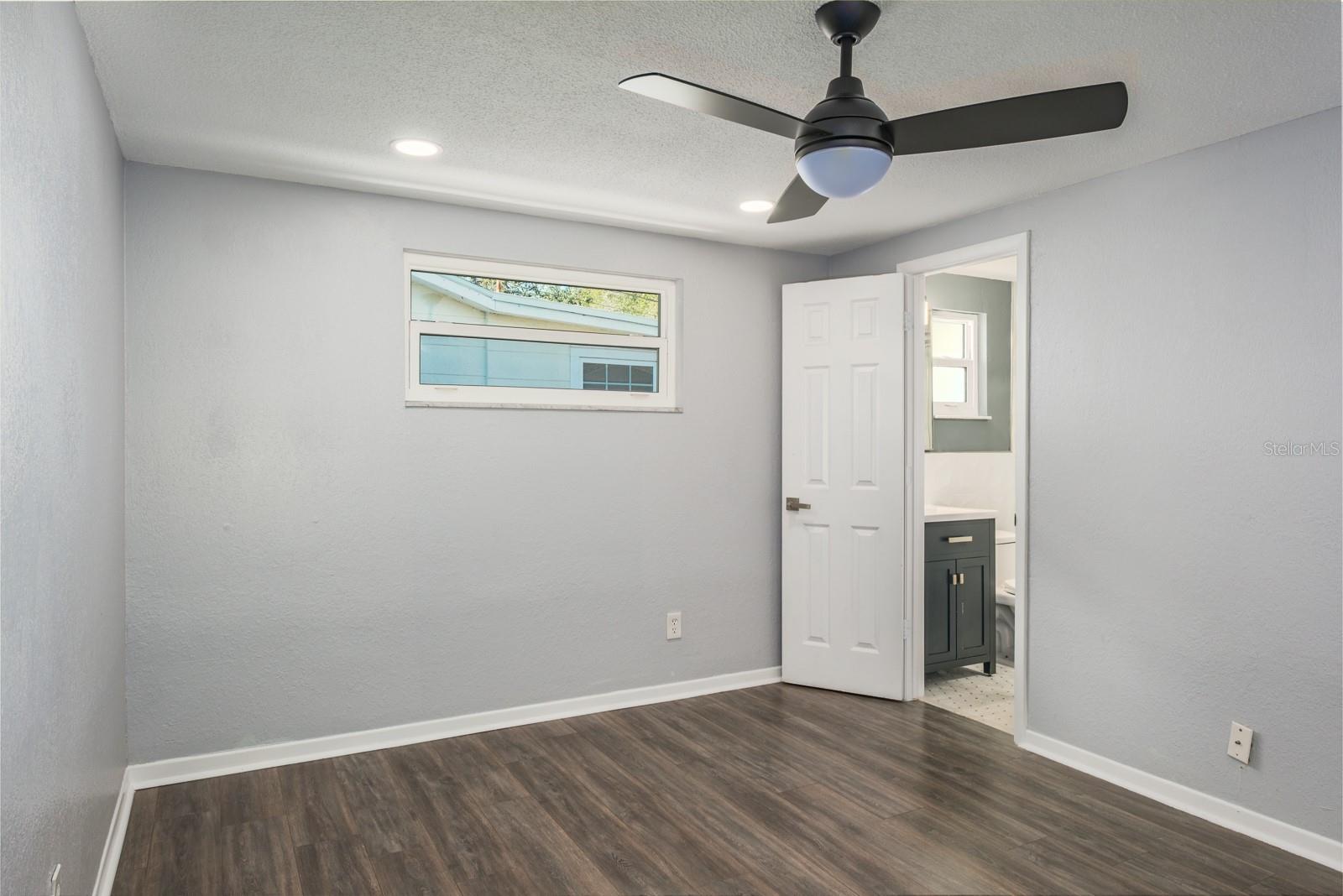 Image 16 of 34 For 301 43rd Avenue N