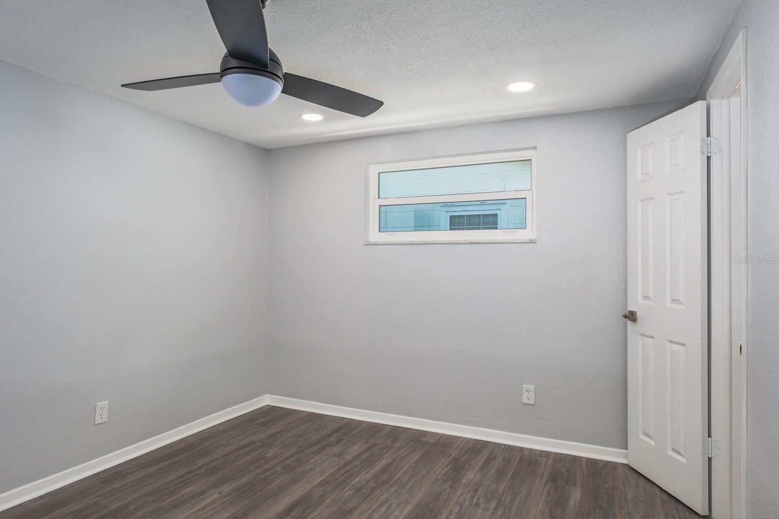 Image 17 of 34 For 301 43rd Avenue N