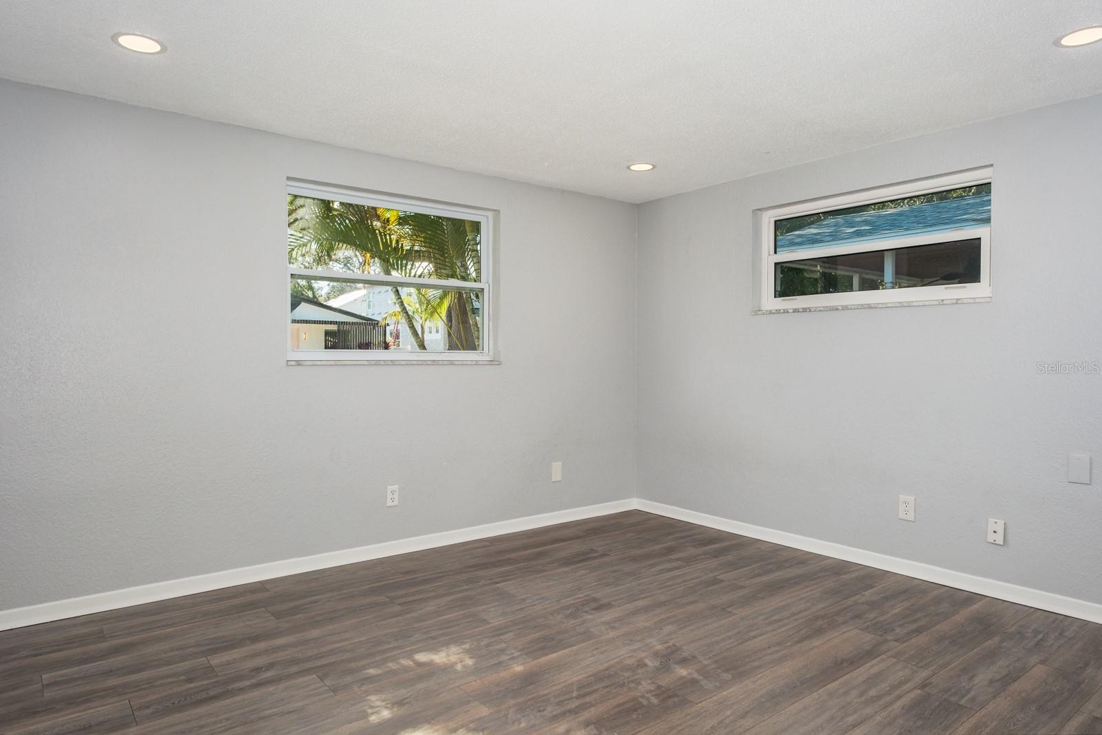 Image 20 of 34 For 301 43rd Avenue N