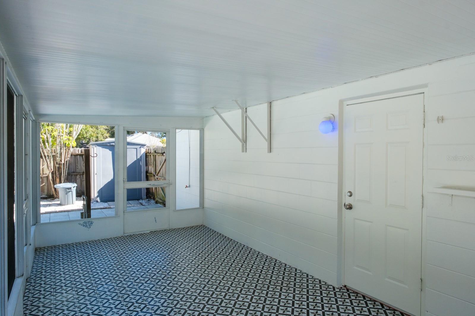 Image 23 of 34 For 301 43rd Avenue N