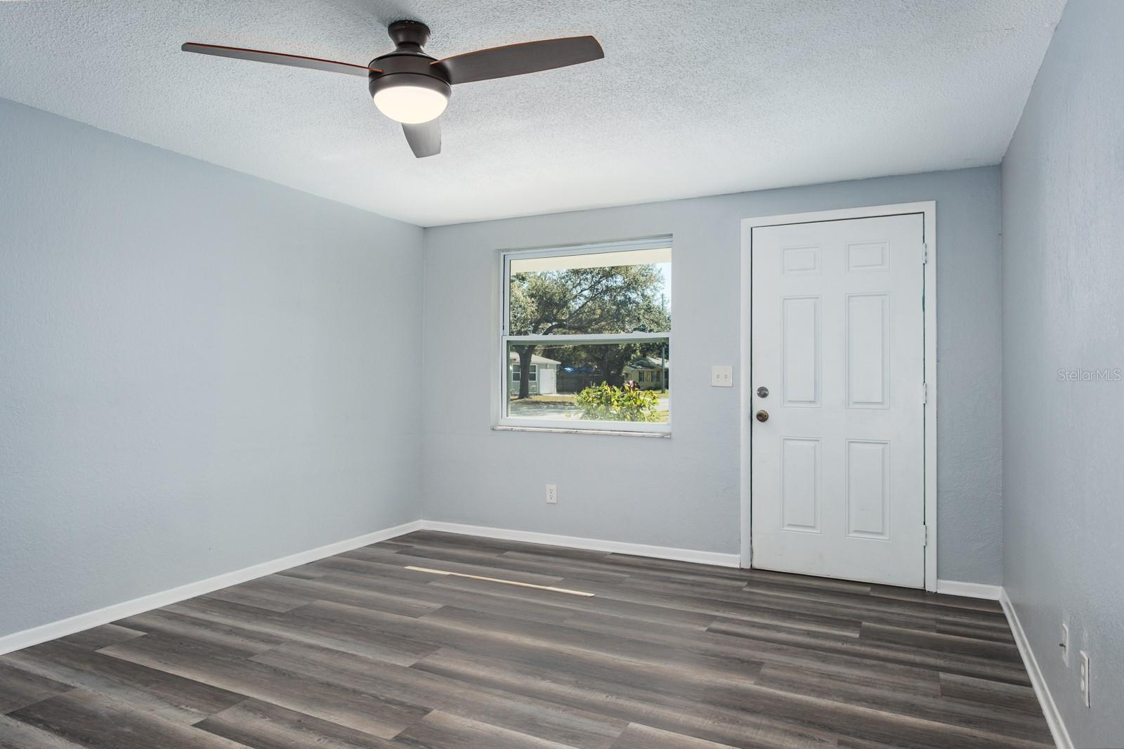 Image 4 of 34 For 301 43rd Avenue N