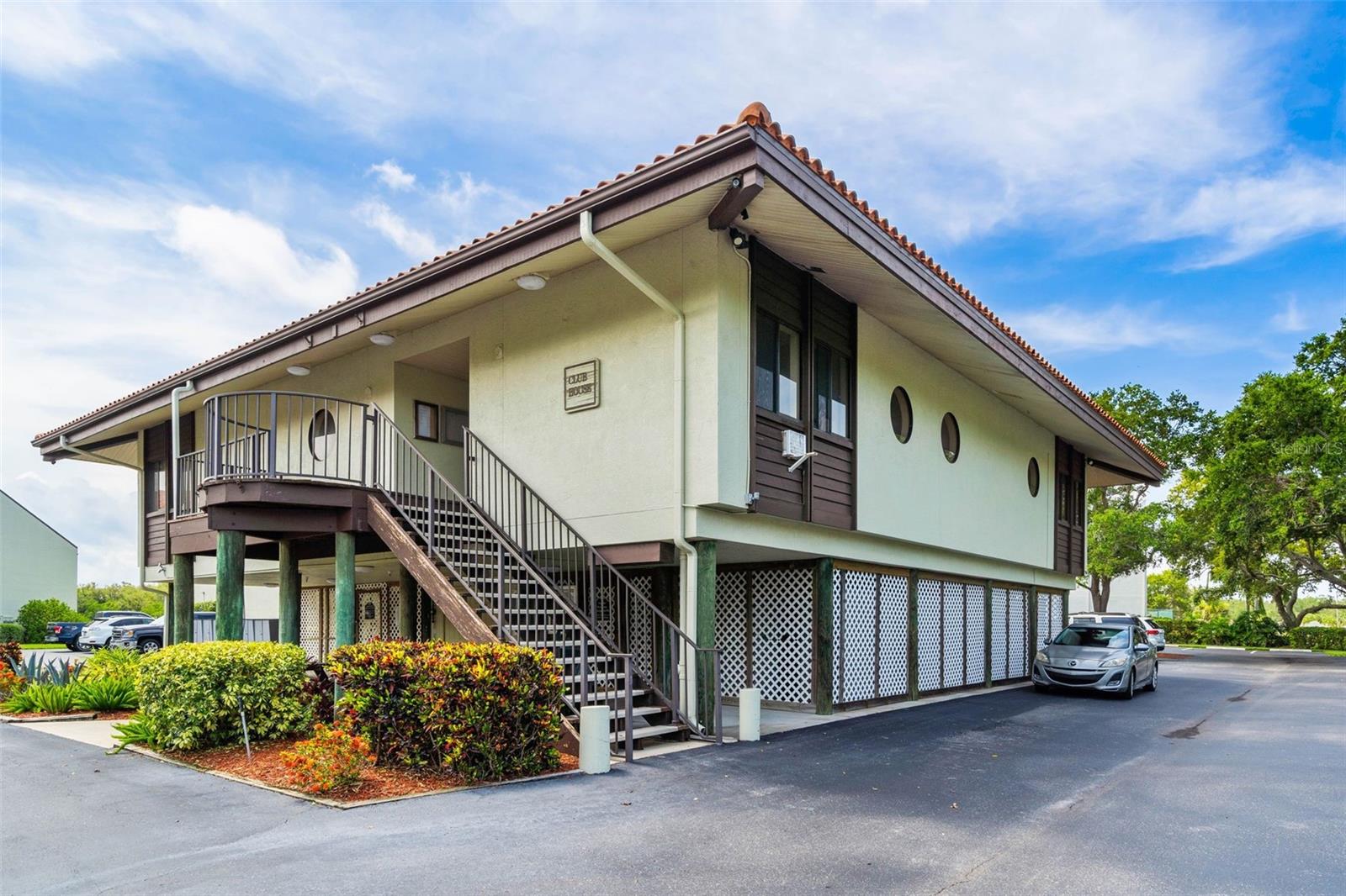 Image 36 of 52 For 1515 Pinellas Bayway S 59