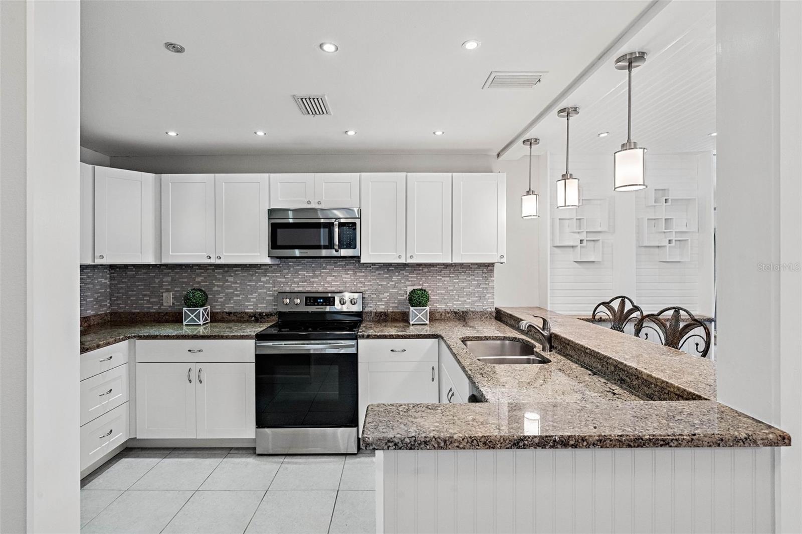 Image 4 of 52 For 1515 Pinellas Bayway S 59