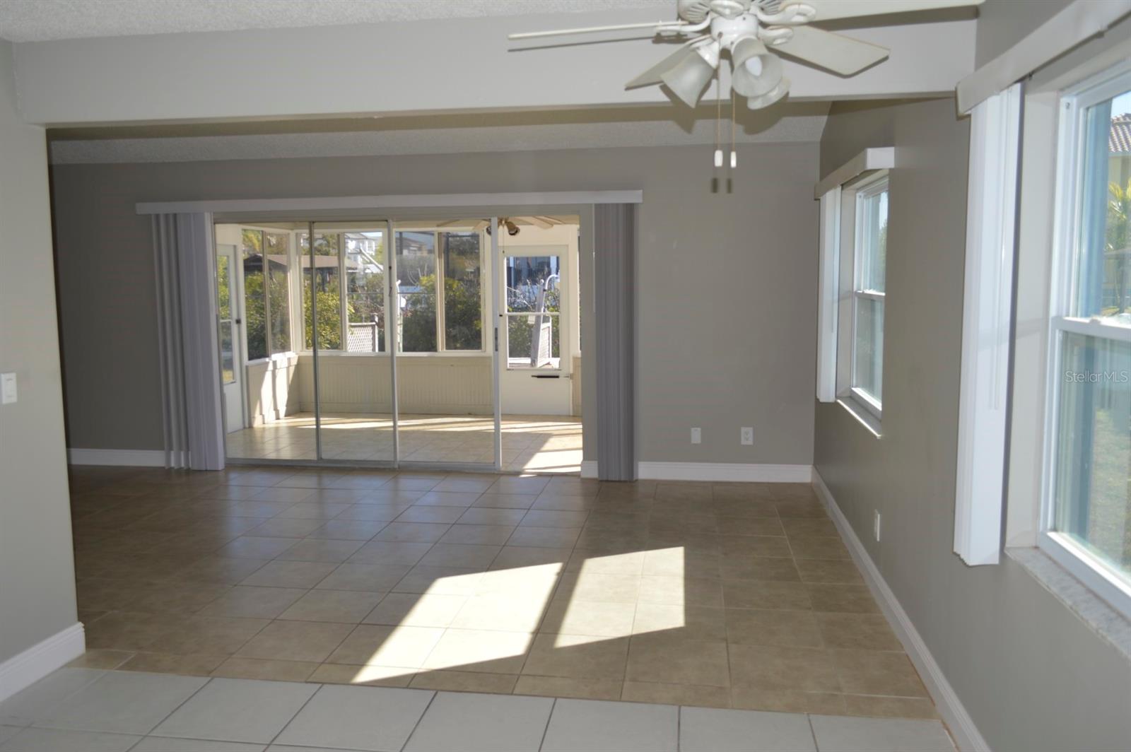 Image 21 of 46 For 6525 Manila Palm Way