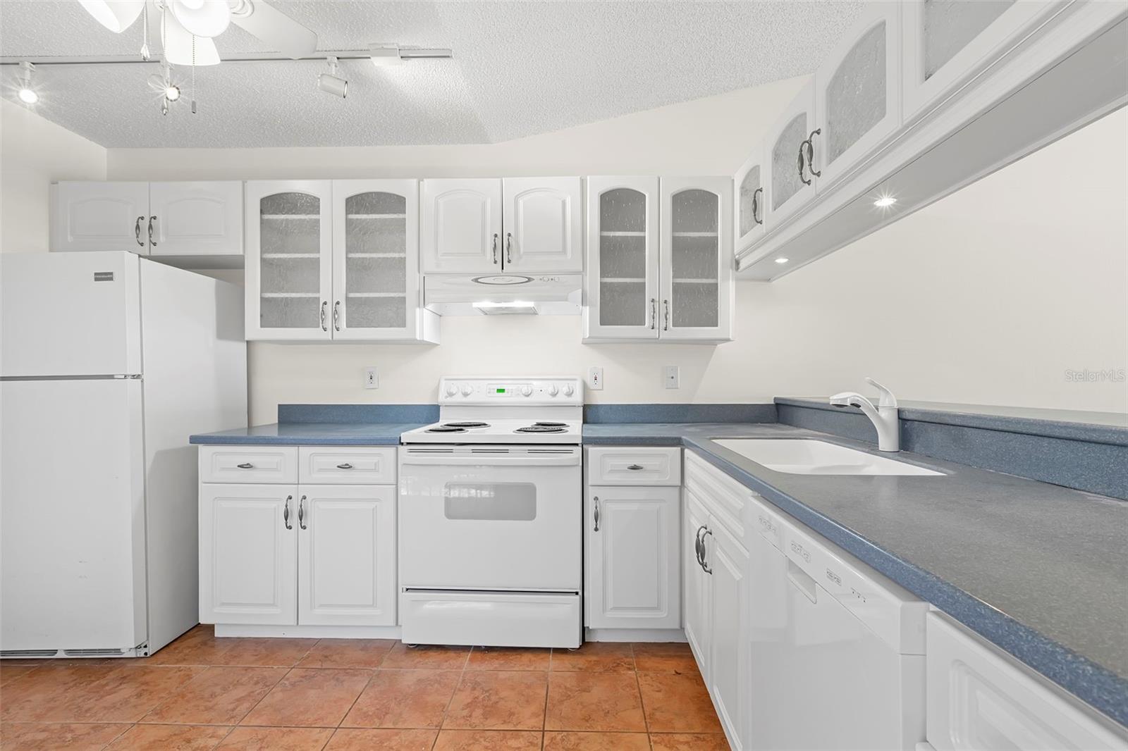 Image 10 of 42 For 4425 Park Lake Terrace N