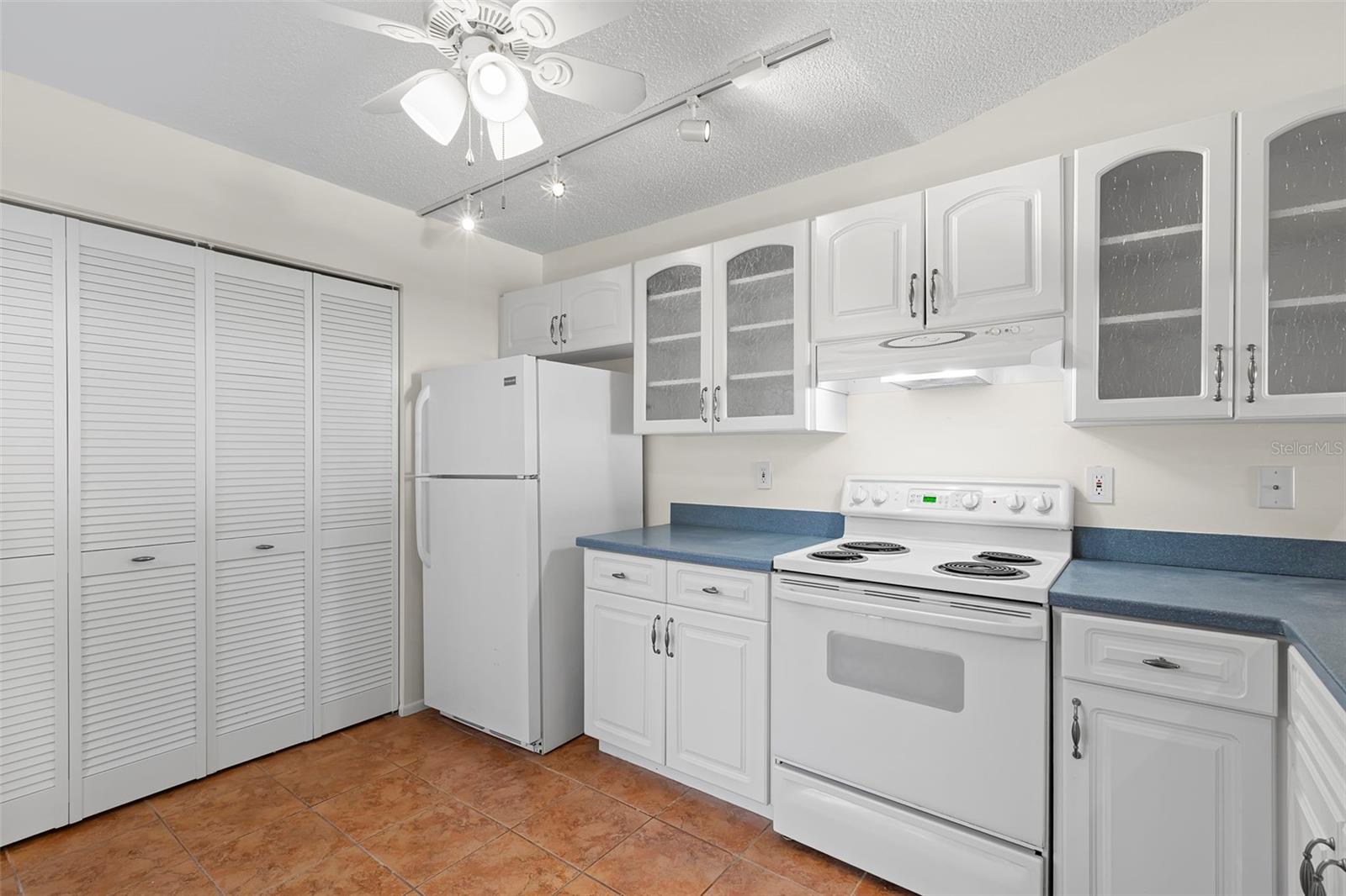 Image 11 of 42 For 4425 Park Lake Terrace N