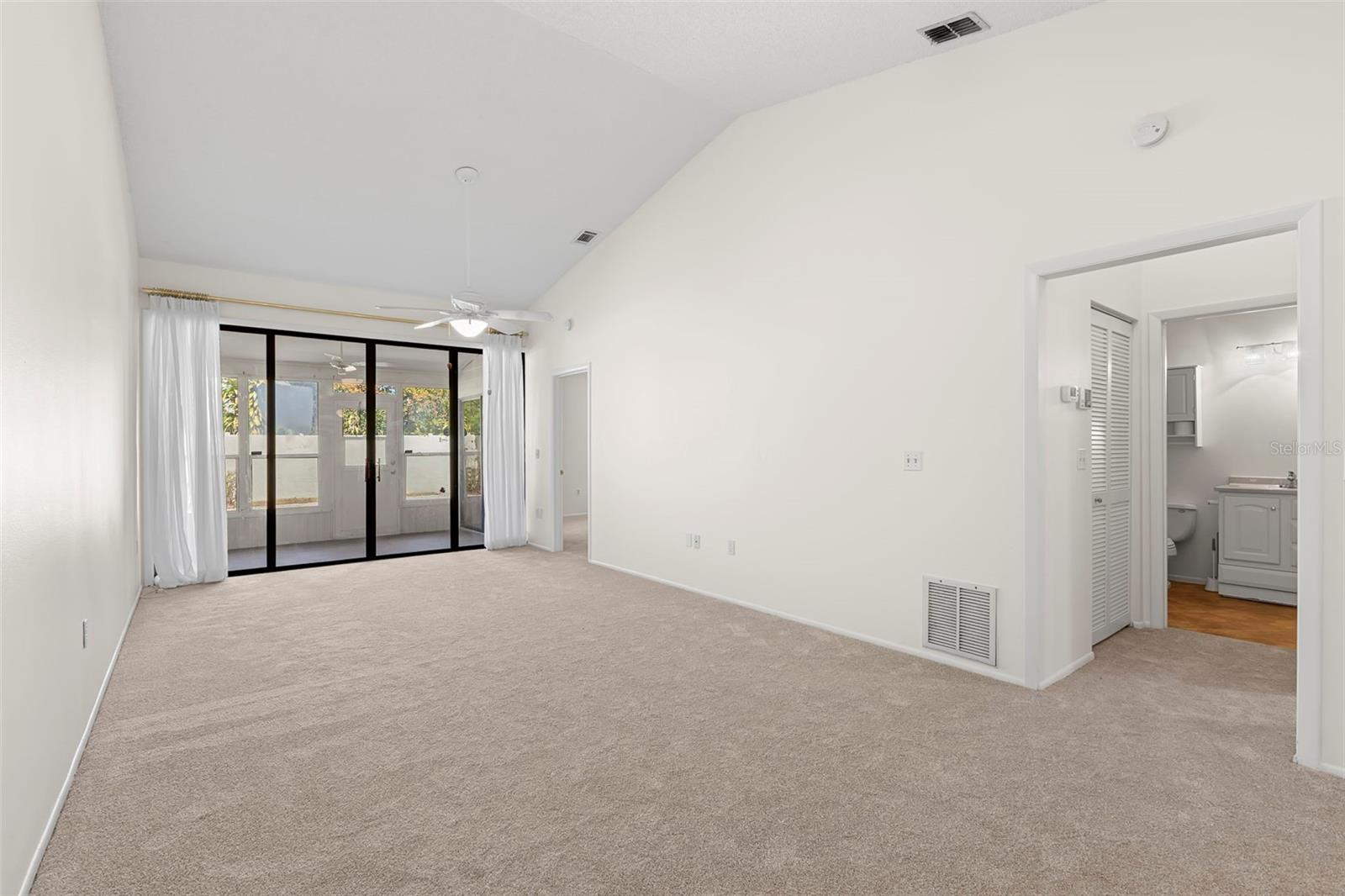 Image 15 of 42 For 4425 Park Lake Terrace N