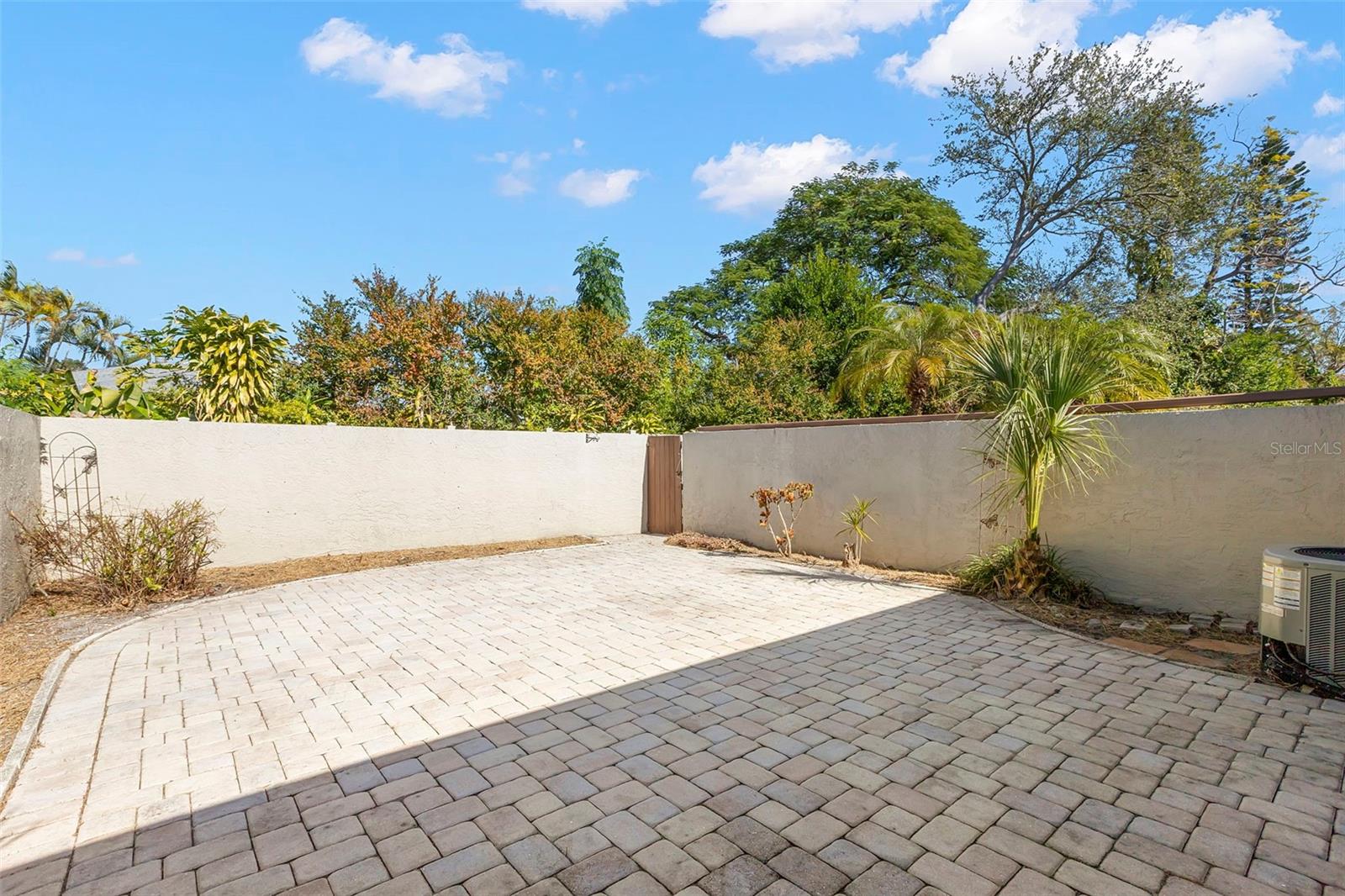 Image 21 of 42 For 4425 Park Lake Terrace N