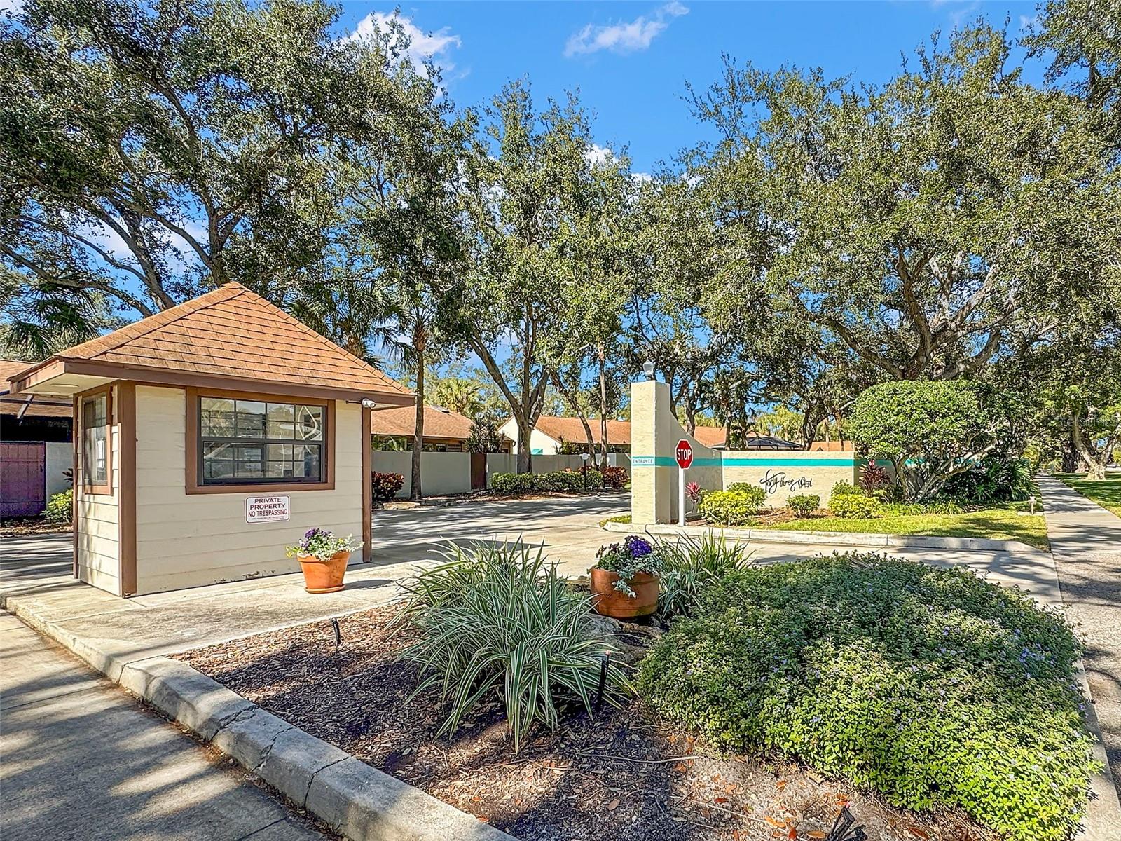 Image 36 of 42 For 4425 Park Lake Terrace N