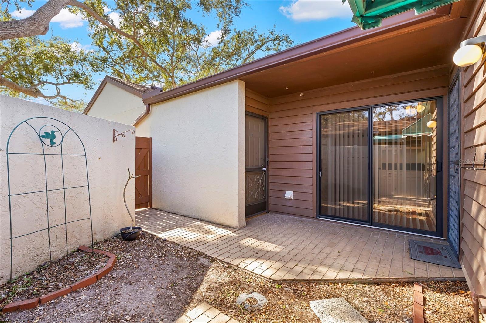 Image 6 of 42 For 4425 Park Lake Terrace N