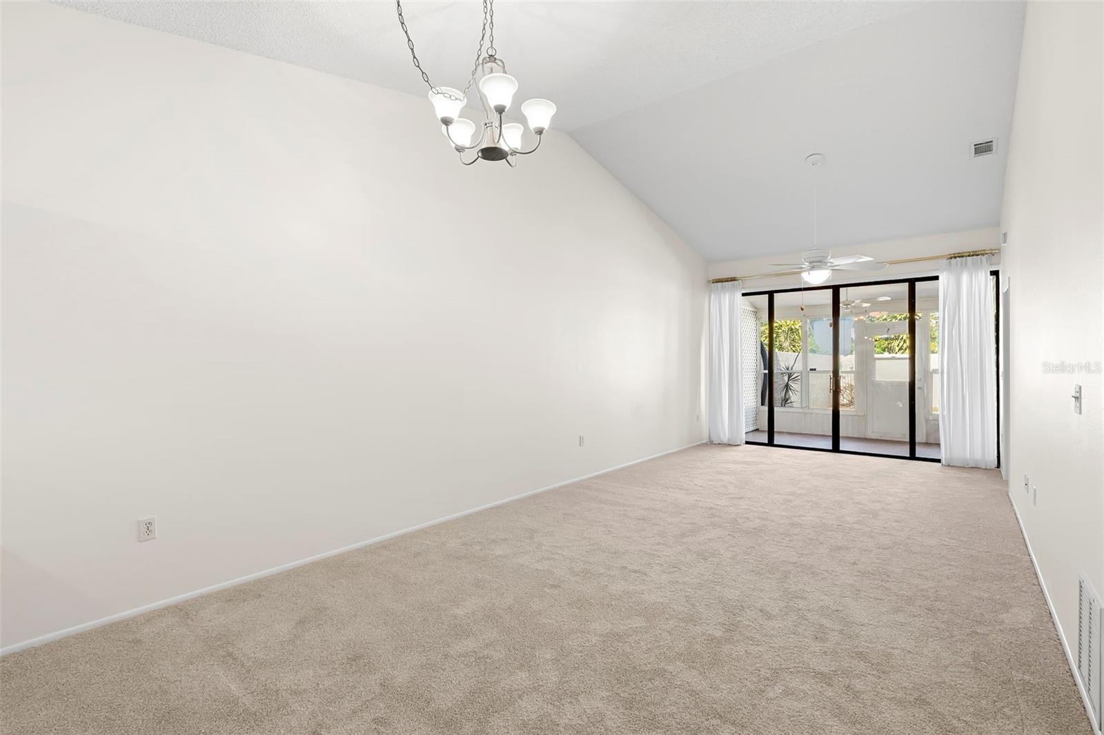 Image 8 of 42 For 4425 Park Lake Terrace N