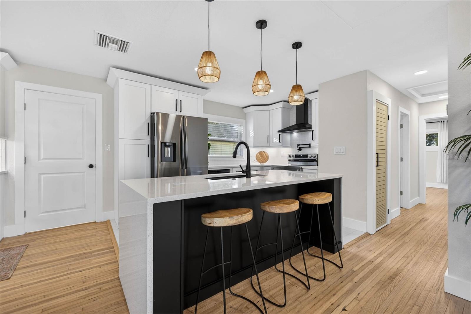 Image 10 of 47 For 3008 Jackson Street N