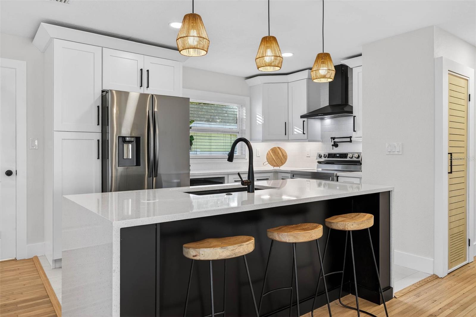 Image 11 of 47 For 3008 Jackson Street N