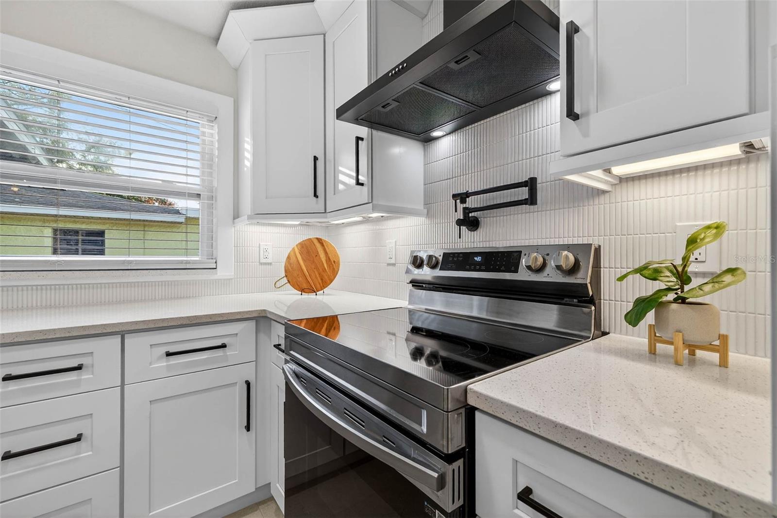 Image 13 of 47 For 3008 Jackson Street N