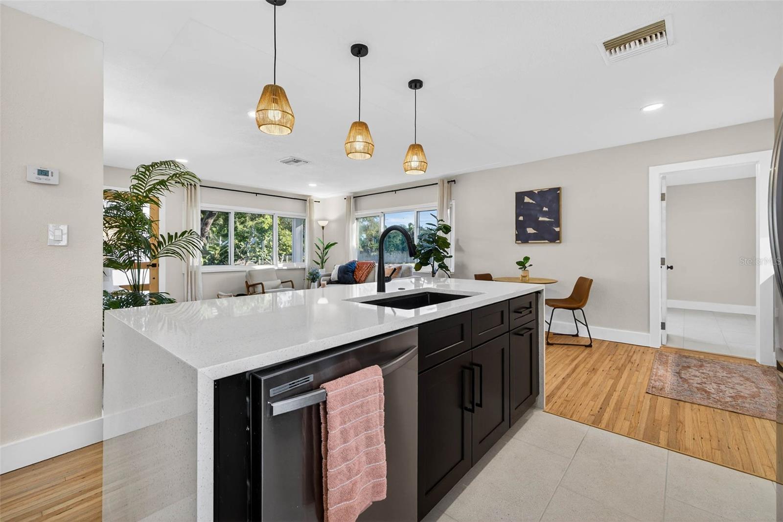 Image 14 of 47 For 3008 Jackson Street N