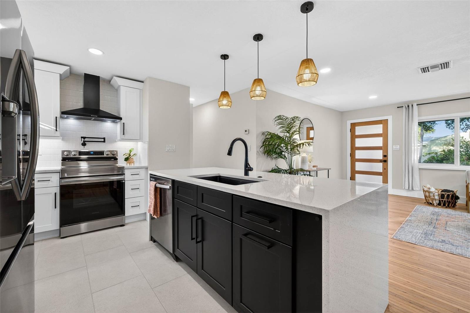 Image 15 of 47 For 3008 Jackson Street N