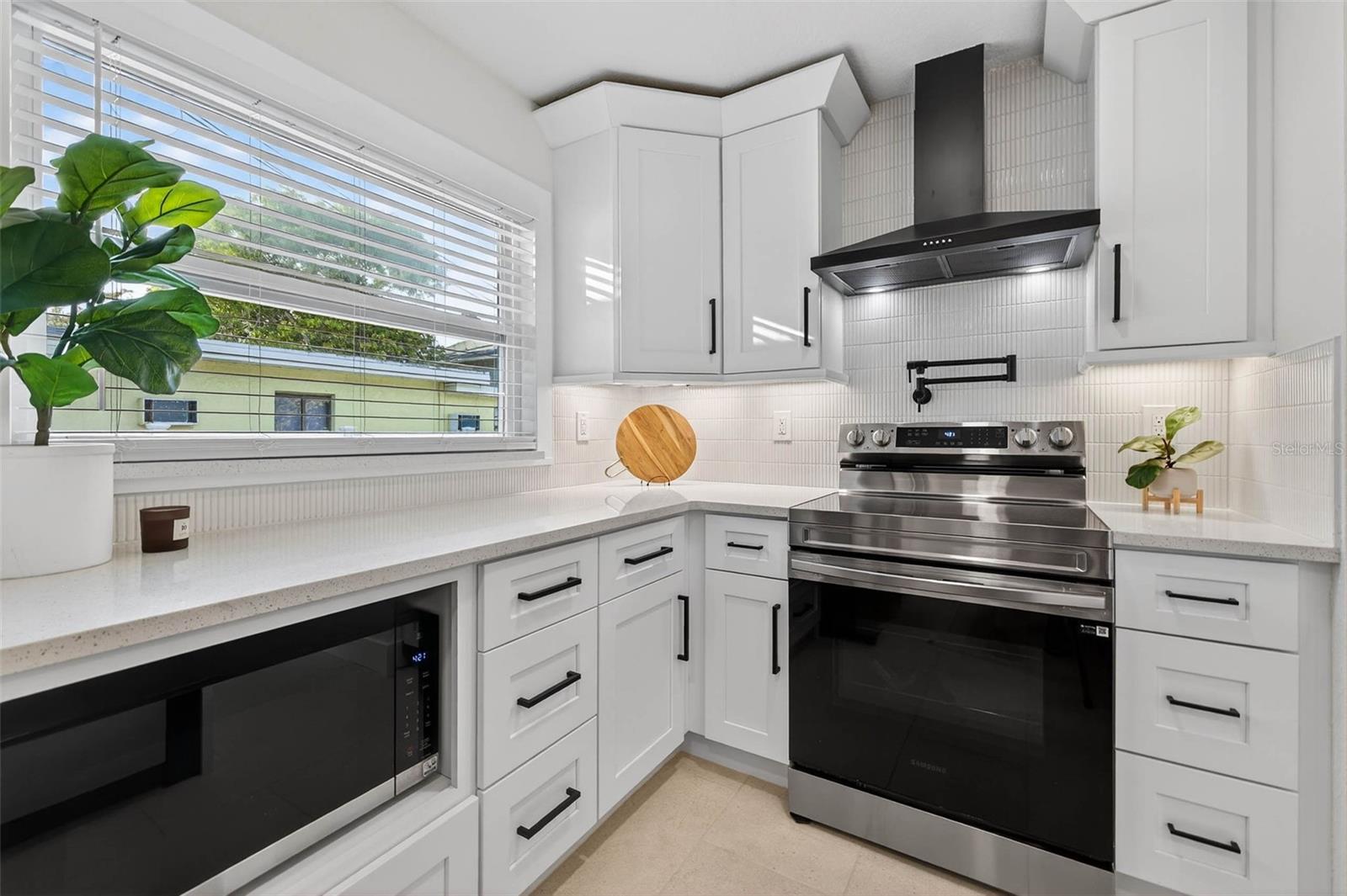 Image 18 of 47 For 3008 Jackson Street N