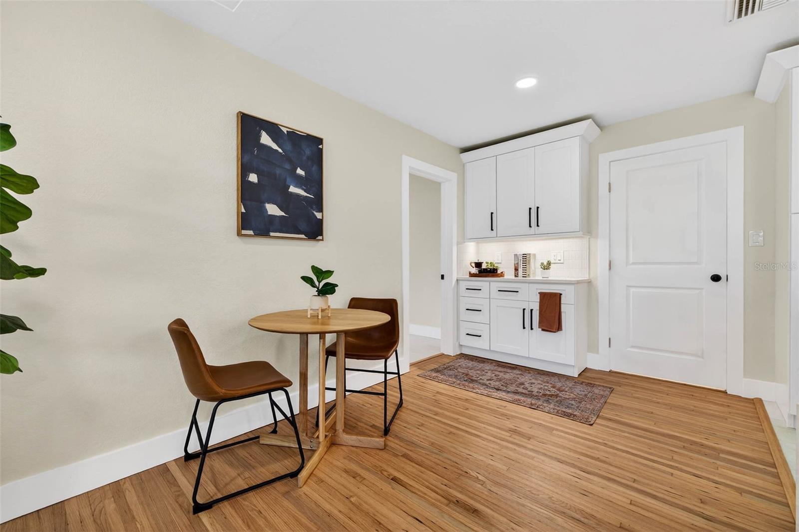 Image 21 of 47 For 3008 Jackson Street N