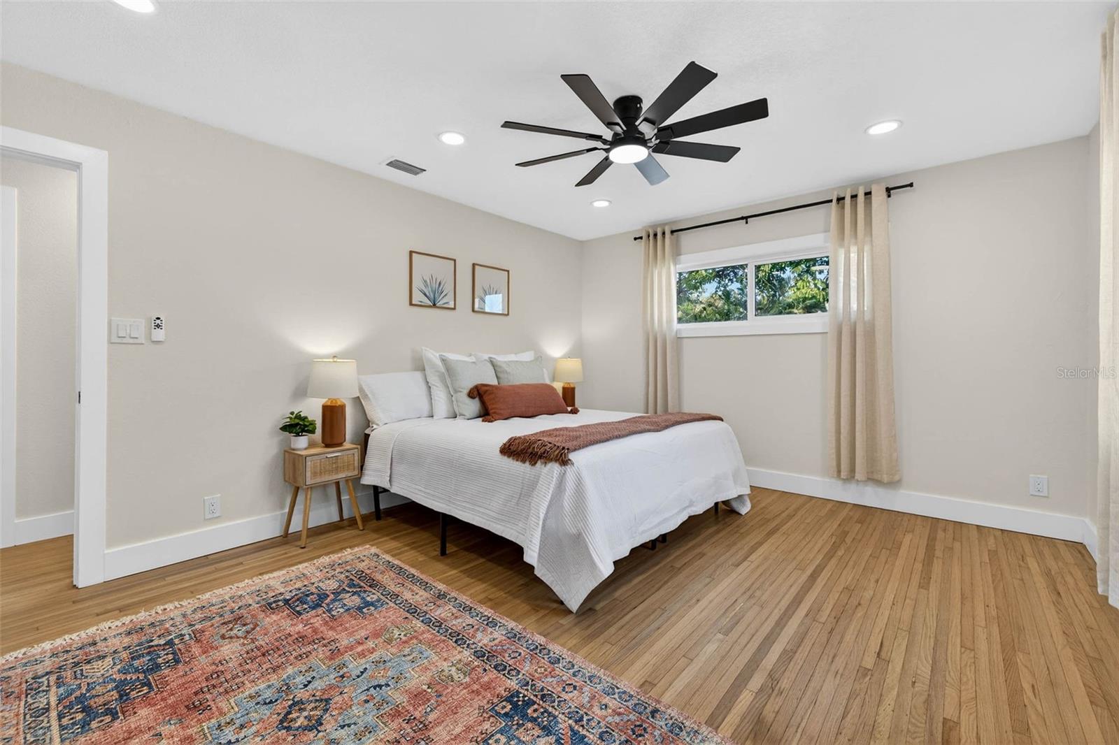 Image 23 of 47 For 3008 Jackson Street N