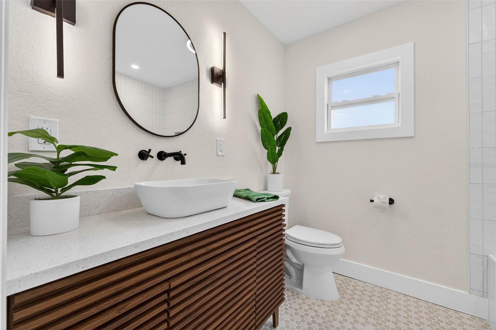 Image 28 of 47 For 3008 Jackson Street N